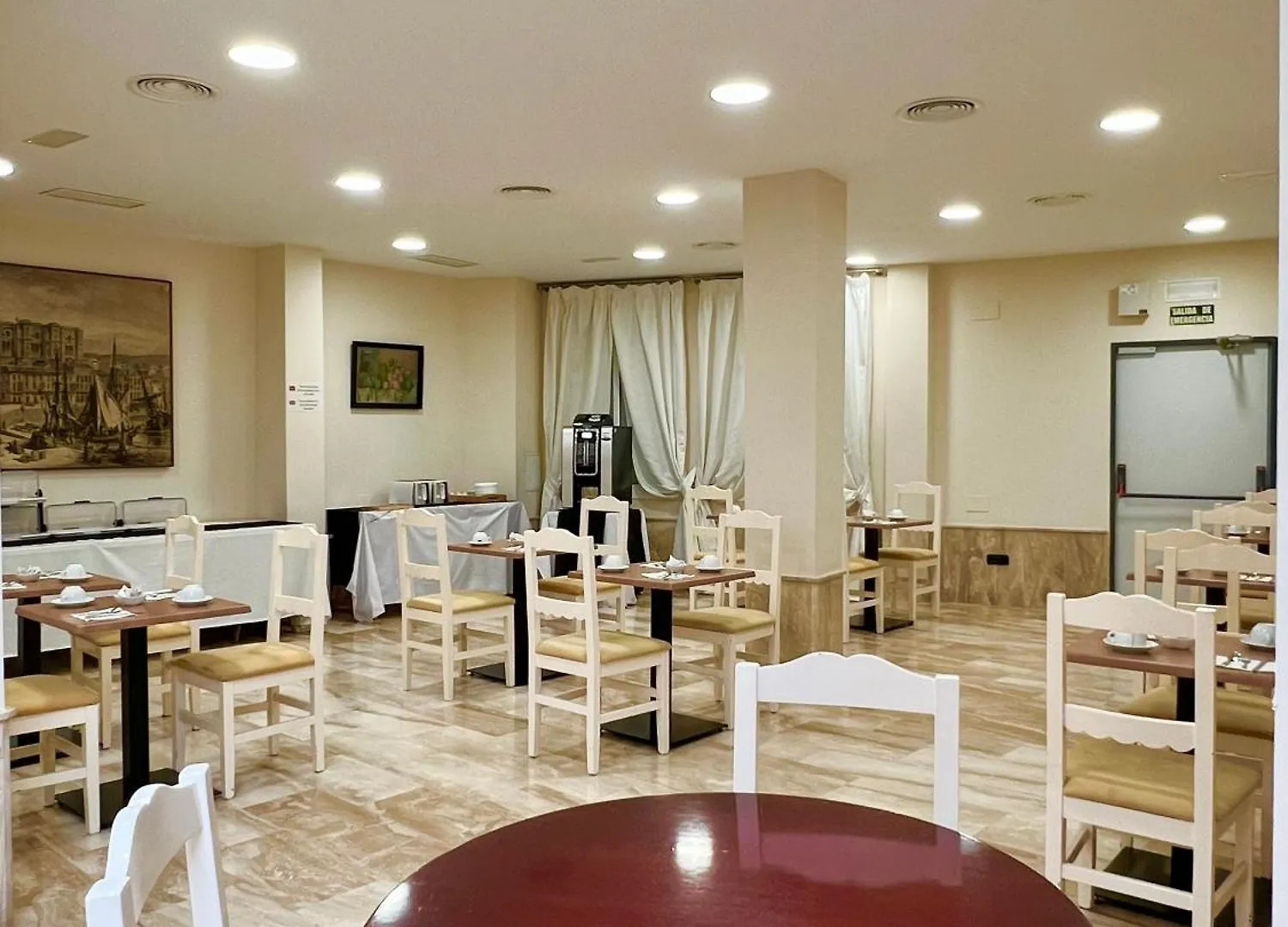 **  Carlos V Malaga Otel İspanya