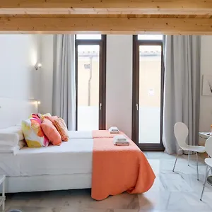 Breaks Apartment