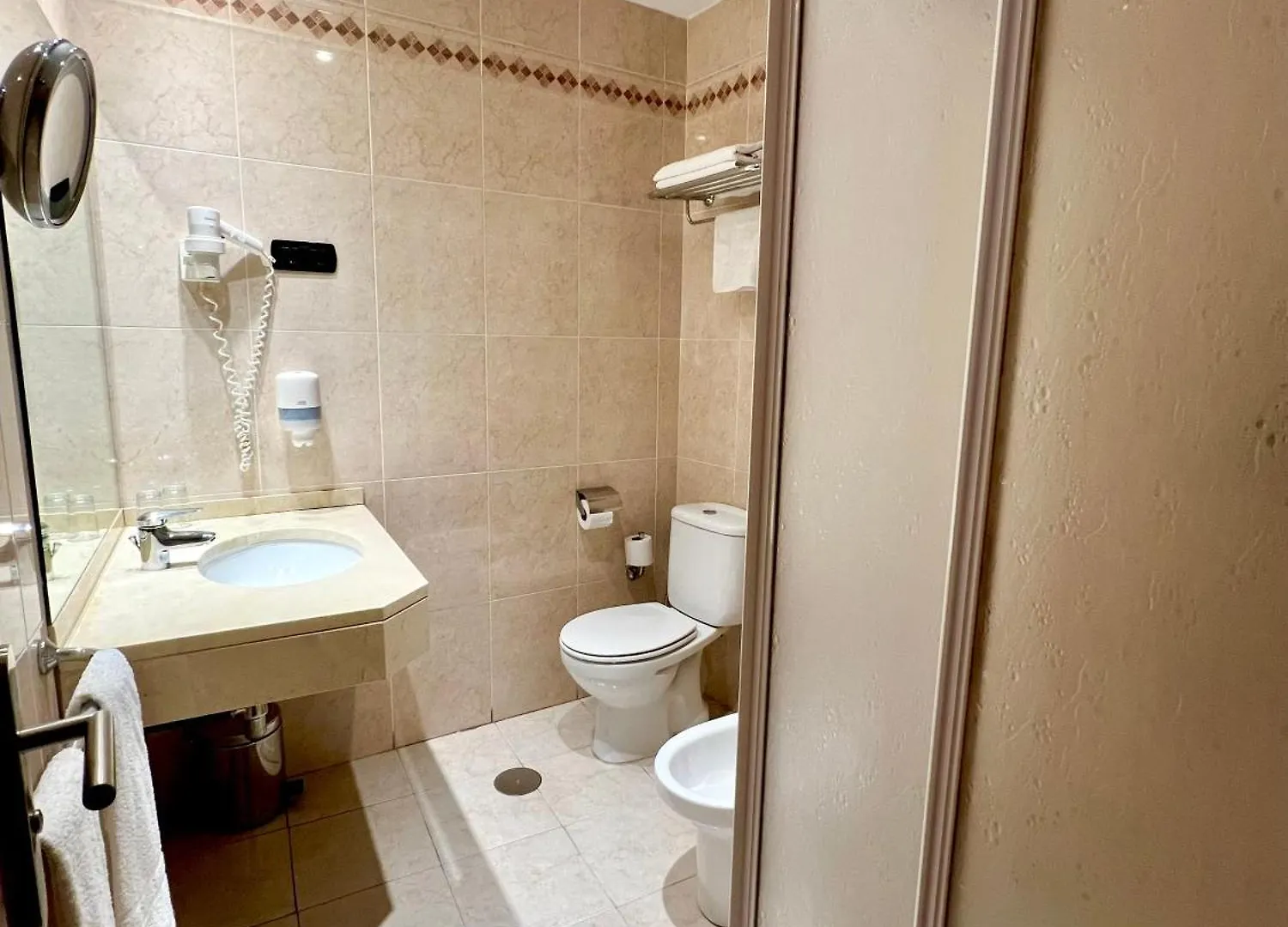 Carlos V Málaga Hotel